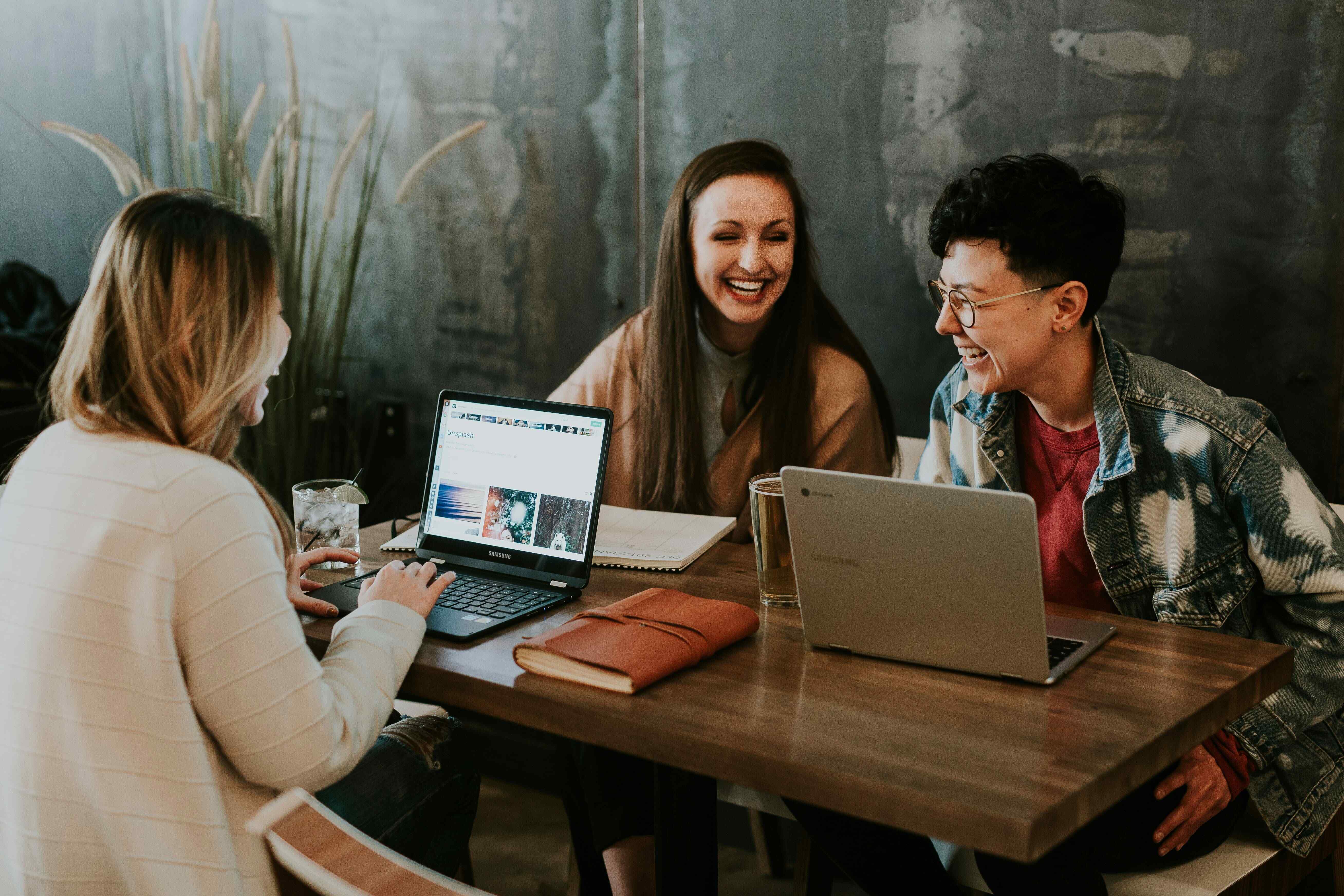 Best intranet solutions for growing companies: how to choose a platform that scales with your business